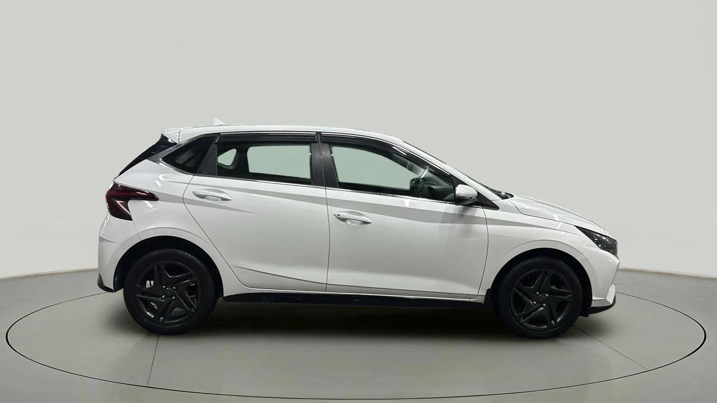 2020 Hyundai NEW I20 SPORTZ 1.5 MT, Diesel, Manual, 43,728 km, Right Side View