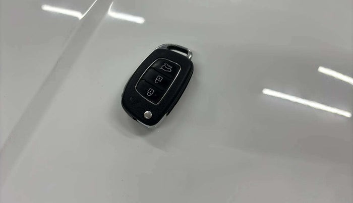 2020 Hyundai NEW I20 SPORTZ 1.5 MT, Diesel, Manual, 43,722 km, Key Close Up