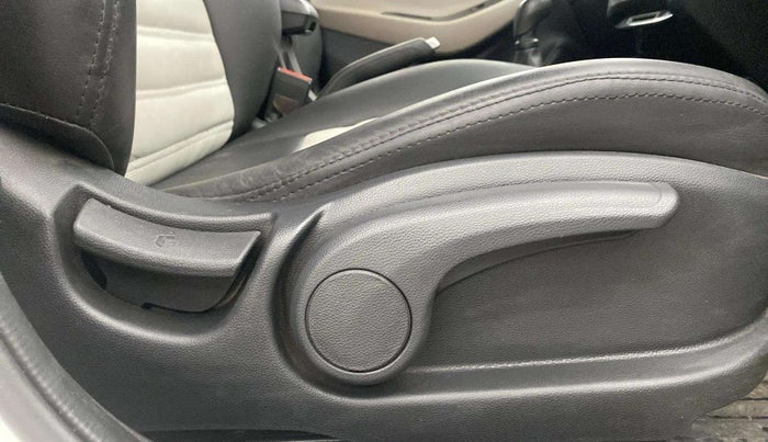 2017 Hyundai Elite i20 SPORTZ 1.2, Petrol, Manual, 42,245 km, Driver Side Adjustment Panel