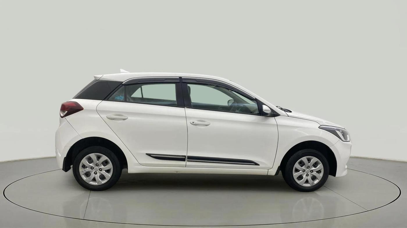 2017 Hyundai Elite i20 SPORTZ 1.2, Petrol, Manual, 42,245 km, Right Side View