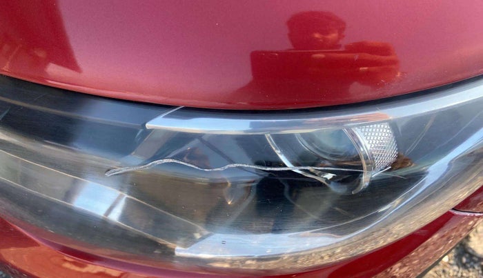 2020 Renault TRIBER RXT, Petrol, Manual, 63,183 km, Left headlight - Minor scratches