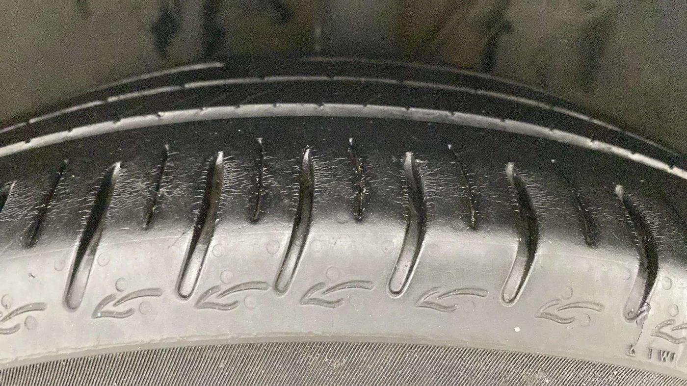 2023 Tata ALTROZ XM PLUS CNG, CNG, Manual, 22,258 km, Left Front Tyre Tread