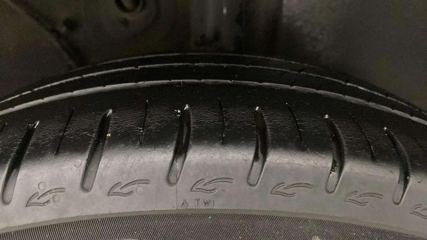 2023 Tata ALTROZ XM PLUS CNG, CNG, Manual, 22,258 km, Left Rear Tyre Tread
