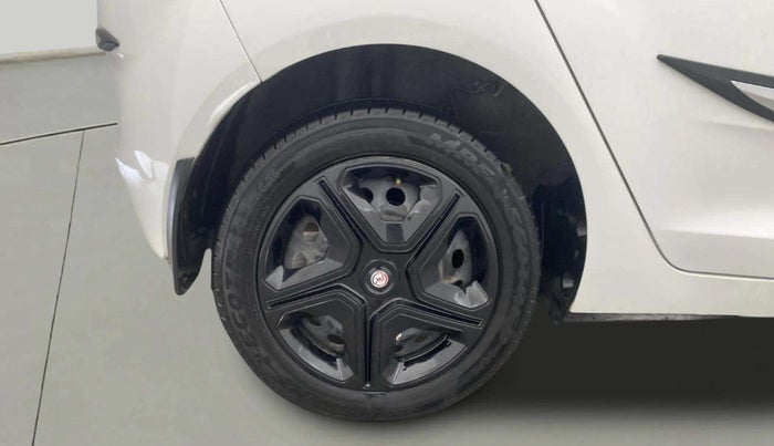 2023 Tata ALTROZ XM PLUS CNG, CNG, Manual, 22,258 km, Right Rear Wheel