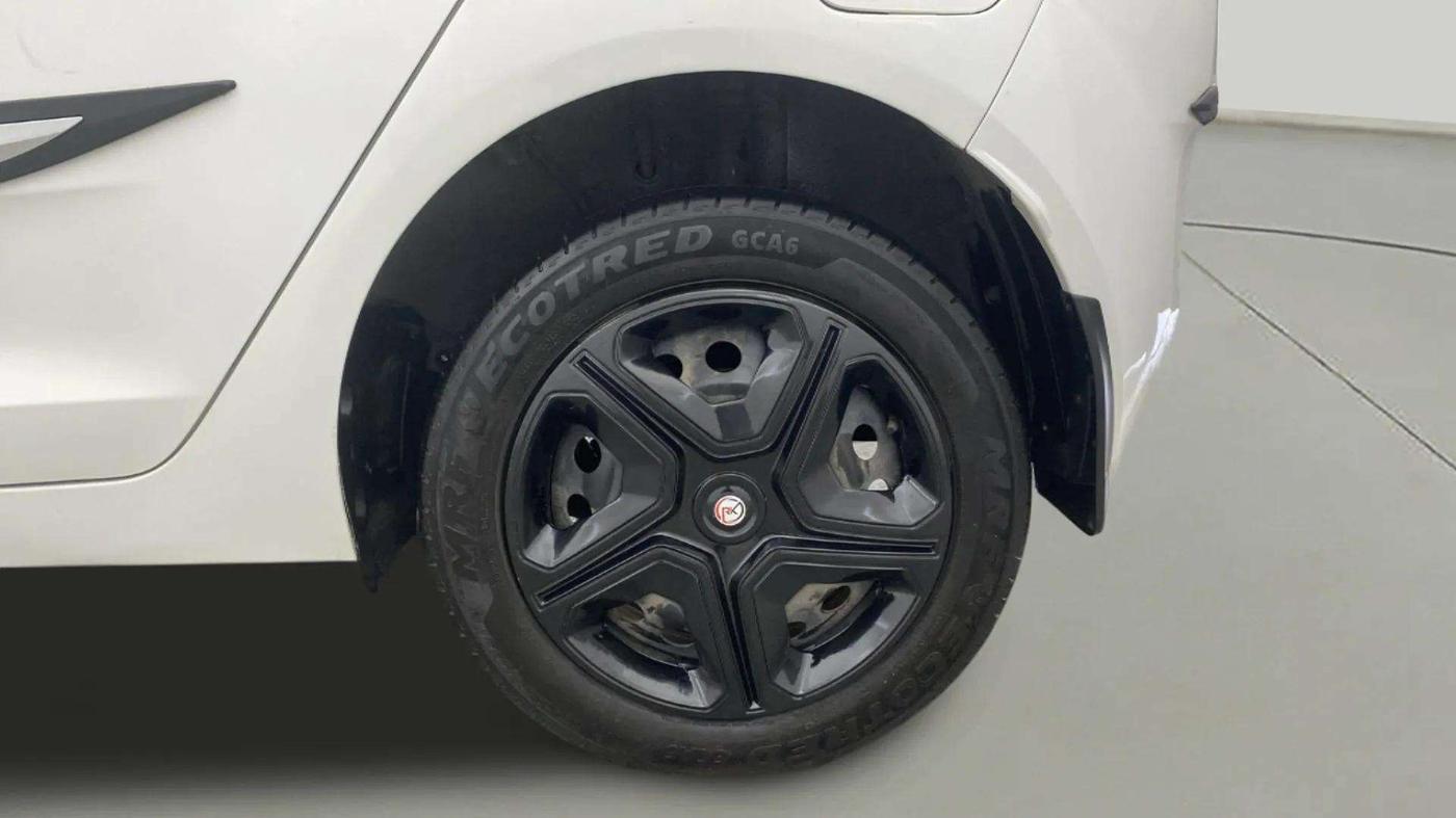 2023 Tata ALTROZ XM PLUS CNG, CNG, Manual, 22,258 km, Left Rear Wheel