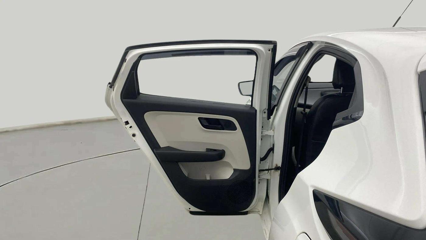 2023 Tata ALTROZ XM PLUS CNG, CNG, Manual, 22,258 km, LHS Rear Door