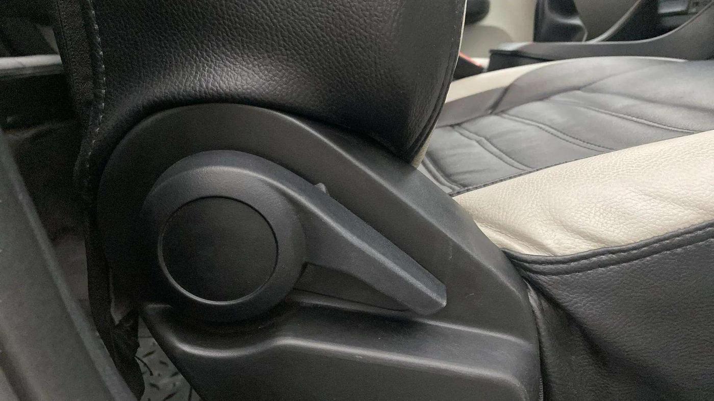 2023 Tata ALTROZ XM PLUS CNG, CNG, Manual, 22,258 km, Driver Side Adjustment Panel