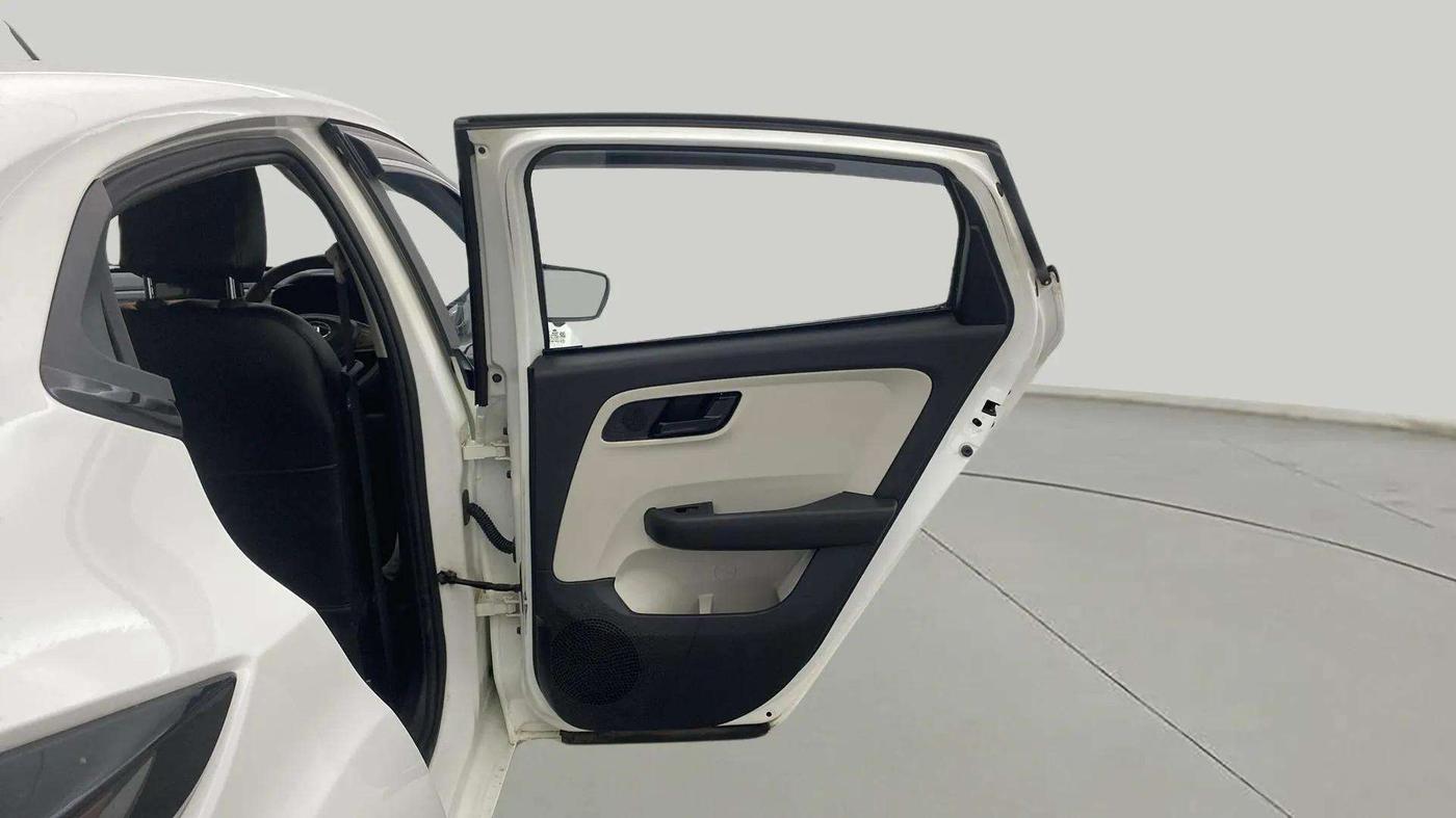 2023 Tata ALTROZ XM PLUS CNG, CNG, Manual, 22,258 km, RHS Rear Door