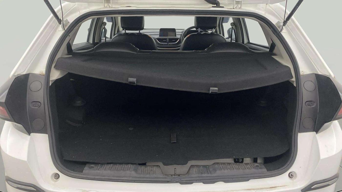 2023 Tata ALTROZ XM PLUS CNG, CNG, Manual, 22,258 km, Boot Inside