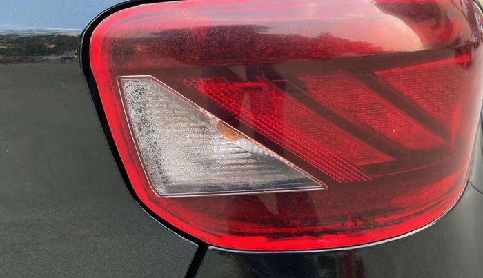 2021 Hyundai VENUE SX PLUS 1.0 TURBO DCT, Petrol, Automatic, 43,609 km, Right tail light - Minor damage