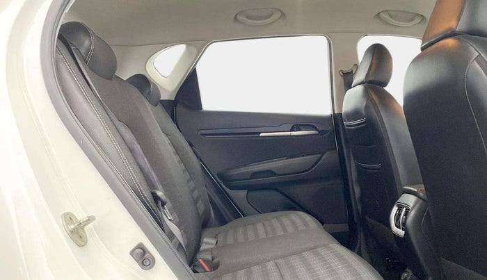 2022 KIA SONET HTK PLUS 1.2, Petrol, Manual, 20,001 km, Right Side Rear Door Cabin