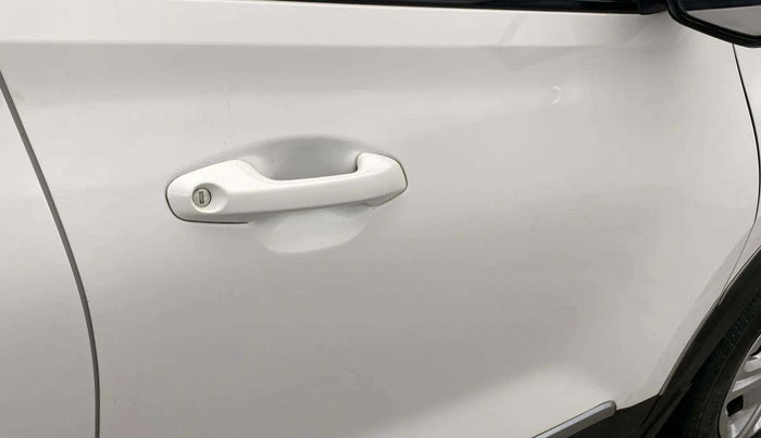 2022 KIA SONET HTK PLUS 1.2, Petrol, Manual, 20,001 km, Driver-side door - Minor scratches