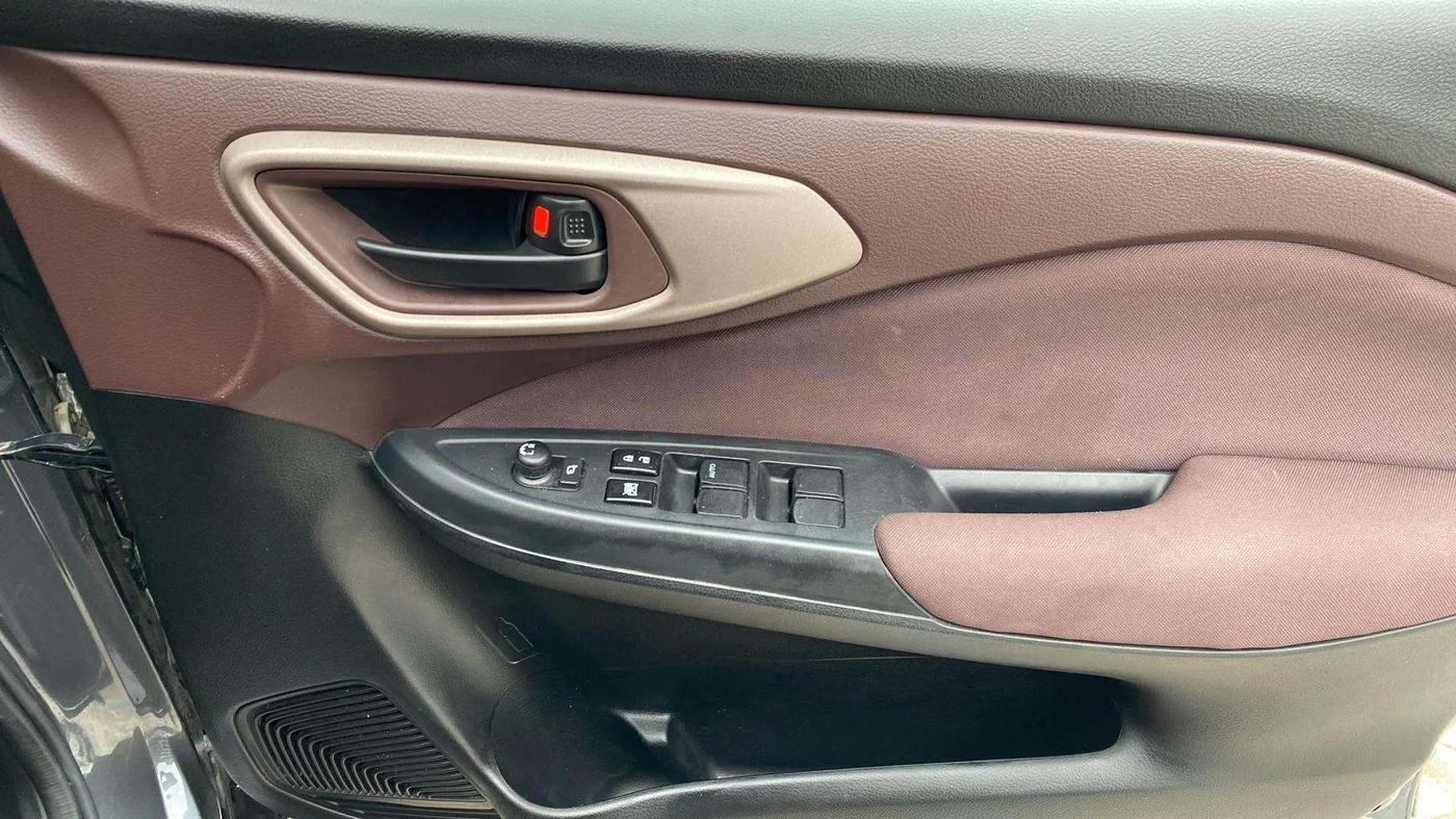 2024 Maruti FRONX DELTA PLUS 1.2L AGS, Petrol, Automatic, 3,459 km, Driver Side Door Panels Control