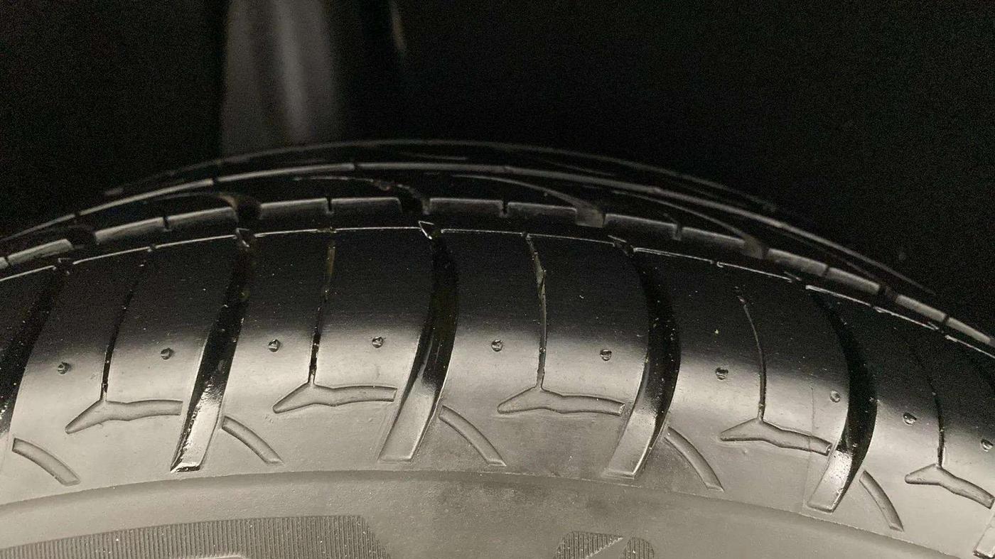 2017 Maruti Baleno ZETA CVT PETROL 1.2, Petrol, Automatic, 36,628 km, Right Rear Tyre Tread