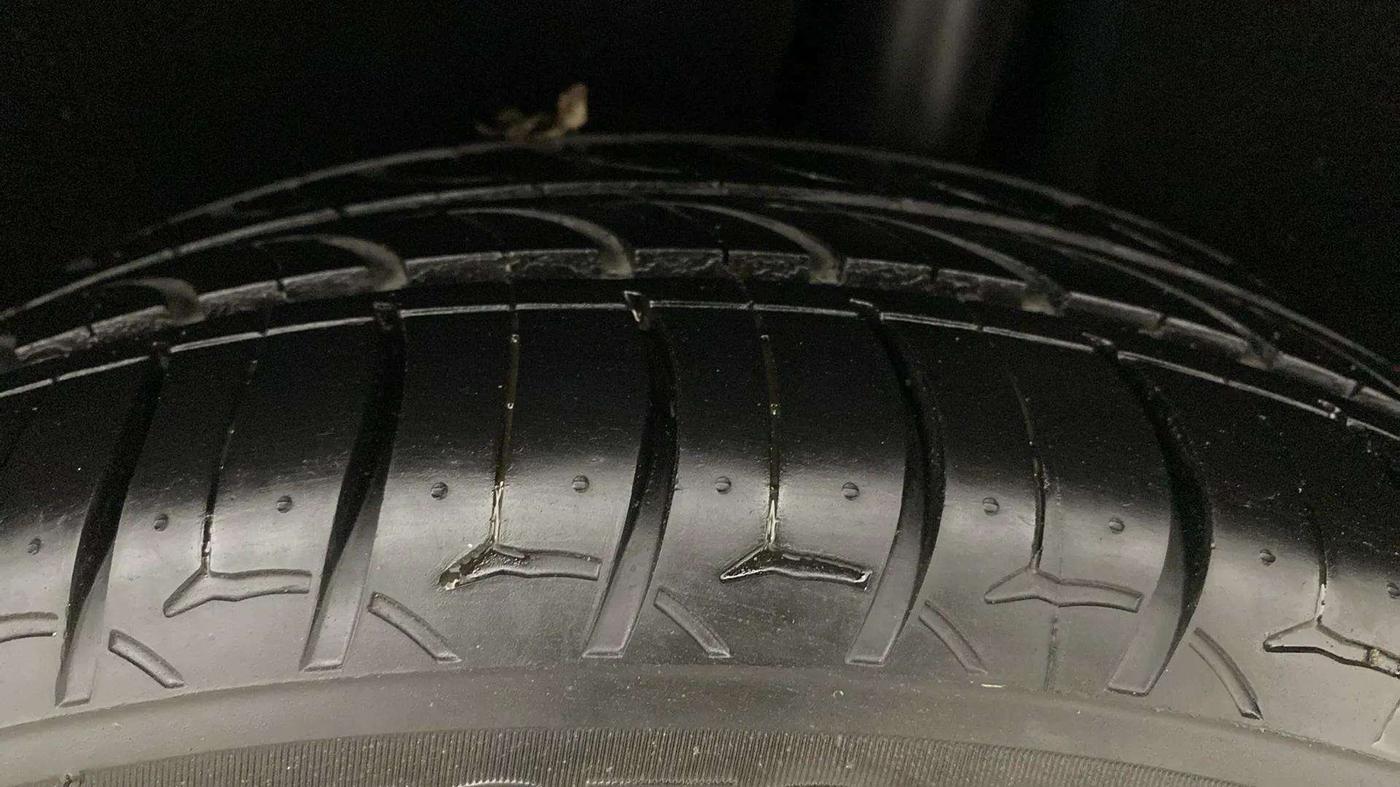 2017 Maruti Baleno ZETA CVT PETROL 1.2, Petrol, Automatic, 36,628 km, Left Rear Tyre Tread