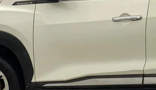 2021 Nissan MAGNITE XV DUAL TONE, Petrol, Manual, 63,511 km, Front passenger door - Slightly dented