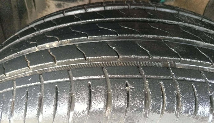 2022 Maruti BREZZA VXI SMART HYBRID, Petrol, Manual, 22,675 km, Left Front Tyre Tread