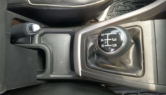 2022 Maruti BREZZA VXI SMART HYBRID, Petrol, Manual, 22,675 km, Gear Lever