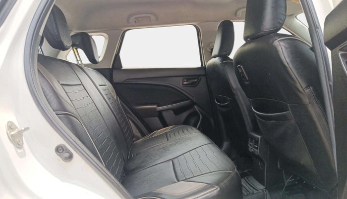 2022 Maruti BREZZA VXI SMART HYBRID, Petrol, Manual, 22,675 km, Right Side Rear Door Cabin