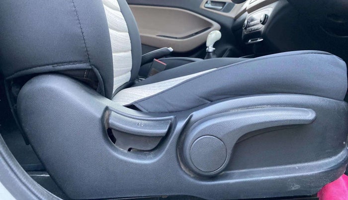 2018 Hyundai Elite i20 ASTA 1.2 (O), Petrol, Manual, 70,777 km, Driver Side Adjustment Panel