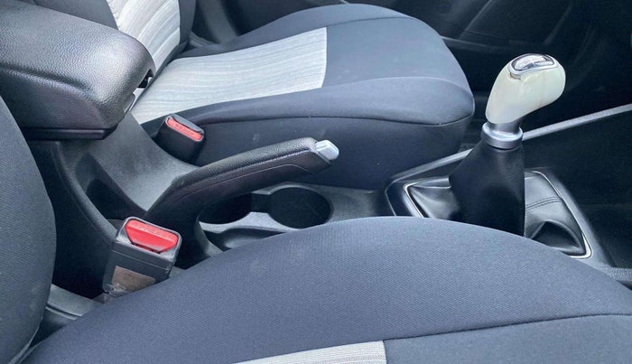 2018 Hyundai Elite i20 ASTA 1.2 (O), Petrol, Manual, 70,777 km, Gear Lever