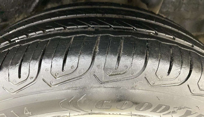 2015 Honda Brio VX AT, Petrol, Automatic, 55,102 km, Left Rear Tyre Tread