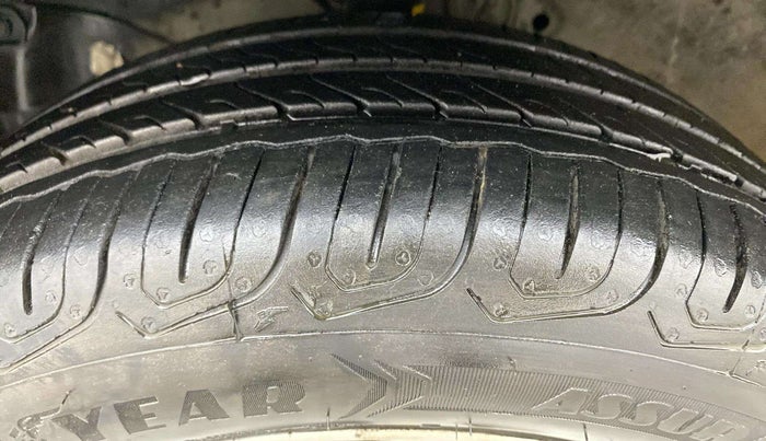 2015 Honda Brio VX AT, Petrol, Automatic, 55,102 km, Left Front Tyre Tread