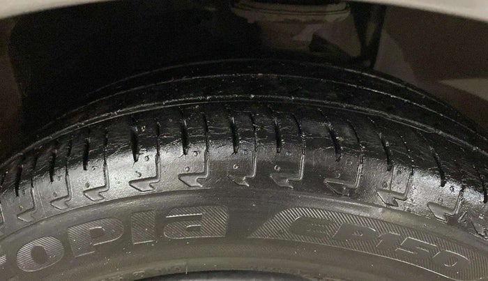 2017 Maruti IGNIS DELTA 1.2, Petrol, Manual, 43,024 km, Right Front Tyre Tread
