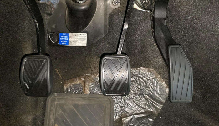 2017 Maruti IGNIS DELTA 1.2, Petrol, Manual, 43,024 km, Pedals