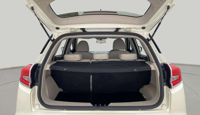 2020 Mahindra XUV300 W8 1.2 PETROL, Petrol, Manual, 44,230 km, Boot Open Zoomed View