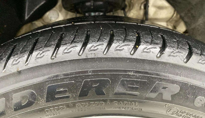 2020 Mahindra XUV300 W8 1.2 PETROL, Petrol, Manual, 44,230 km, Right Front Tyre Tread