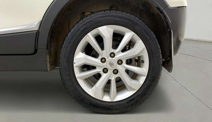 2020 Mahindra XUV300 W8 1.2 PETROL, Petrol, Manual, 44,230 km, Right Rear Wheel