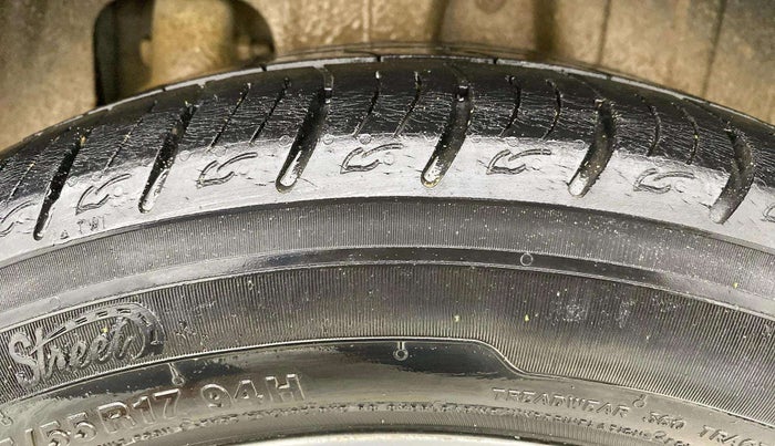 2020 Mahindra XUV300 W8 1.2 PETROL, Petrol, Manual, 44,230 km, Left Rear Tyre Tread