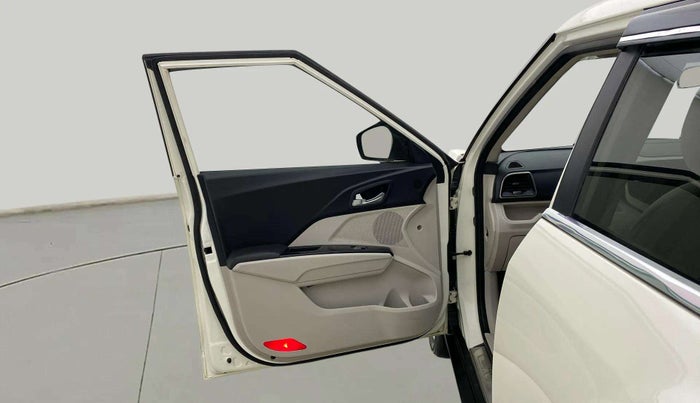 2020 Mahindra XUV300 W8 1.2 PETROL, Petrol, Manual, 44,230 km, LHS Front Door