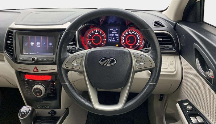 2020 Mahindra XUV300 W8 1.2 PETROL, Petrol, Manual, 44,230 km, Steering Wheel Close Up