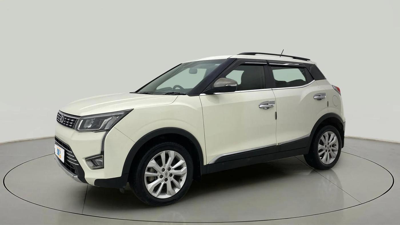 2020 Mahindra XUV300 W8 1.2 PETROL, Petrol, Manual, 44,230 km, Left Front Diagonal