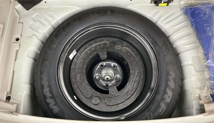 2020 Mahindra XUV300 W8 1.2 PETROL, Petrol, Manual, 44,230 km, Spare Tyre