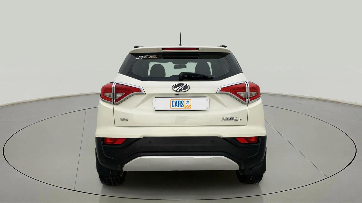 2020 Mahindra XUV300 W8 1.2 PETROL, Petrol, Manual, 44,230 km, Back/Rear
