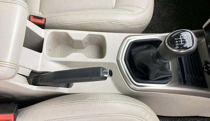 2020 Mahindra XUV300 W8 1.2 PETROL, Petrol, Manual, 44,230 km, Gear Lever
