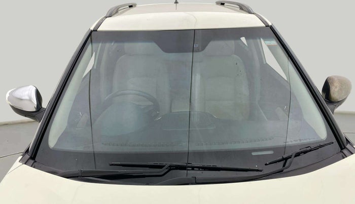 2020 Mahindra XUV300 W8 1.2 PETROL, Petrol, Manual, 44,230 km, Front Windshield
