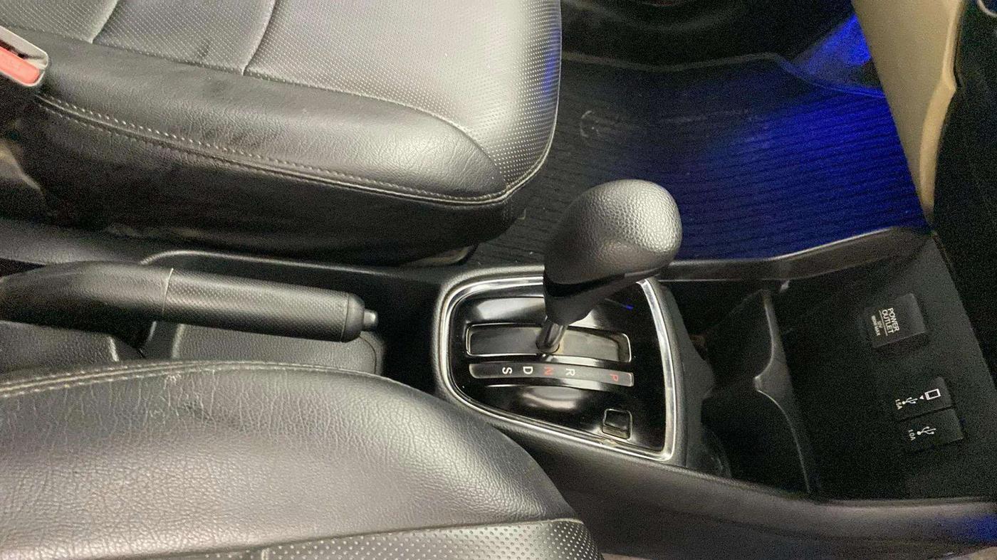 2019 Honda Amaze 1.2L I-VTEC VX CVT, Petrol, Automatic, 35,841 km, Gear Lever