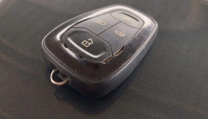 2020 Tata ALTROZ XZ PETROL, Petrol, Manual, 54,229 km, Key Close Up