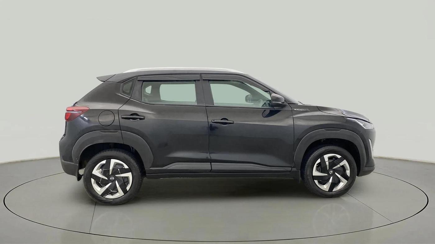 2023 Nissan MAGNITE XL, Petrol, Manual, 14,004 km, Right Side View