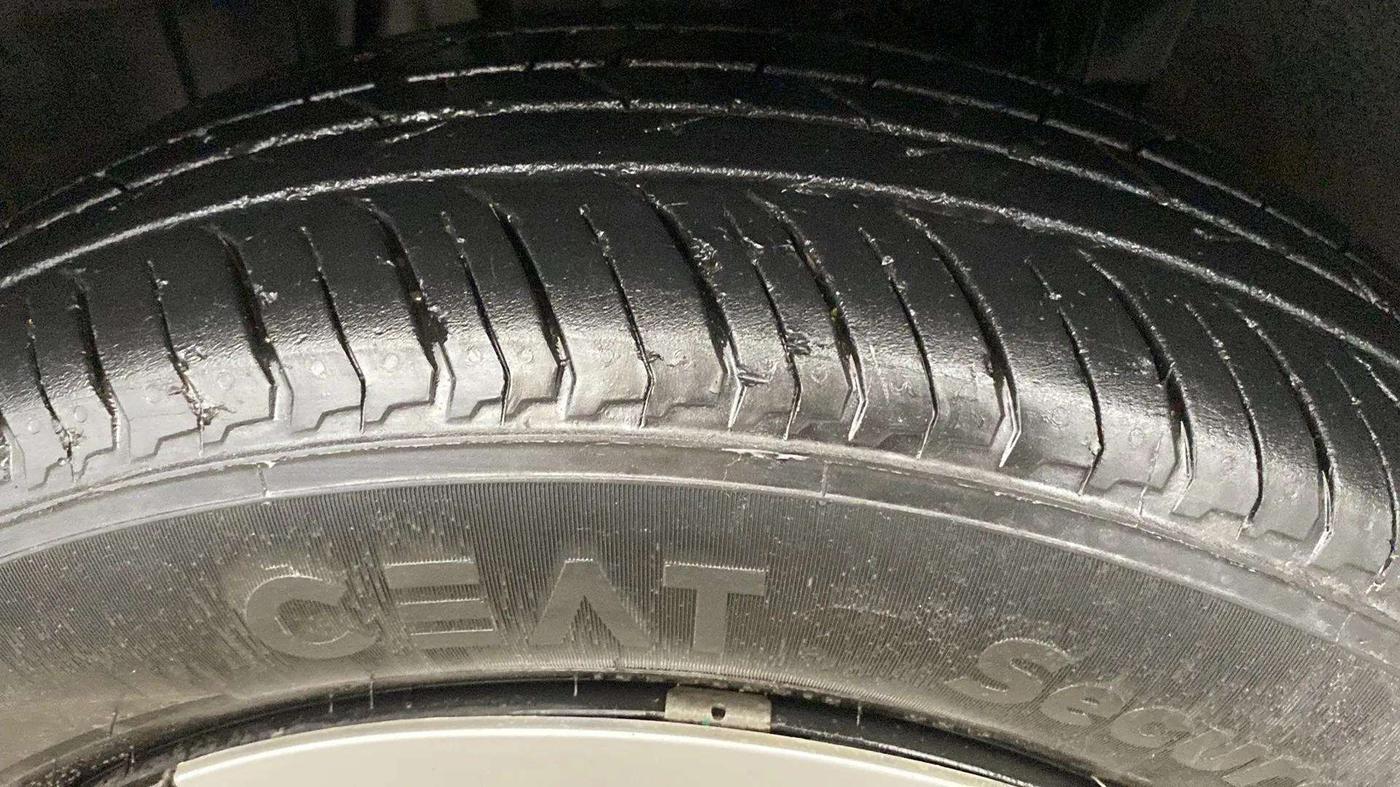 2023 Nissan MAGNITE XL, Petrol, Manual, 14,004 km, Left Rear Tyre Tread
