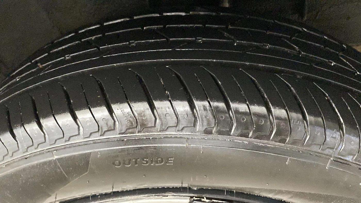 2023 Nissan MAGNITE XL, Petrol, Manual, 14,004 km, Right Rear Tyre Tread