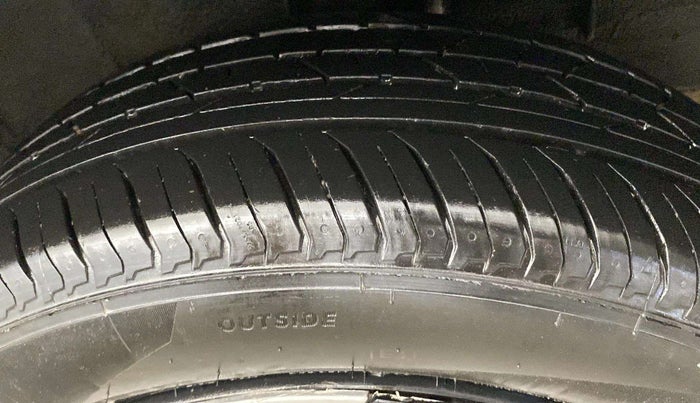 2023 Nissan MAGNITE XL, Petrol, Manual, 14,004 km, Right Rear Tyre Tread
