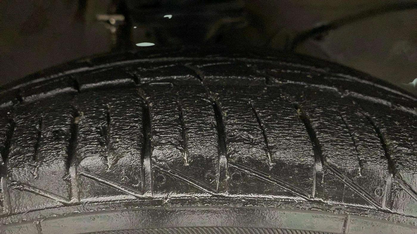 2019 Maruti Alto LXI CNG, CNG, Manual, 24,872 km, Right Front Tyre Tread