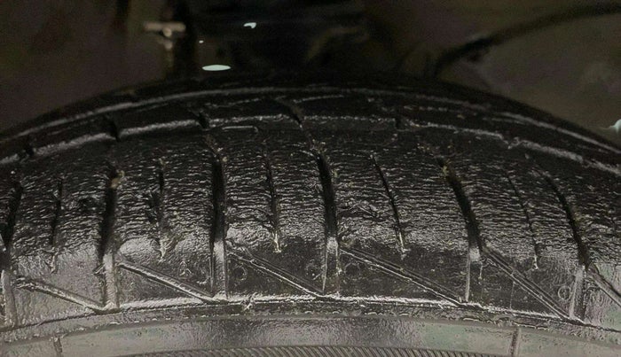 2019 Maruti Alto LXI CNG, CNG, Manual, 24,872 km, Right Front Tyre Tread