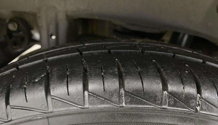 2019 Maruti Alto LXI CNG, CNG, Manual, 24,872 km, Right Rear Tyre Tread