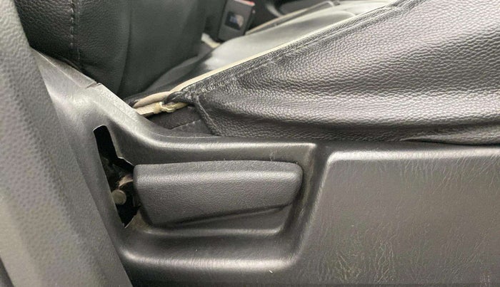 2019 Maruti Alto LXI CNG, CNG, Manual, 24,872 km, Driver Side Adjustment Panel